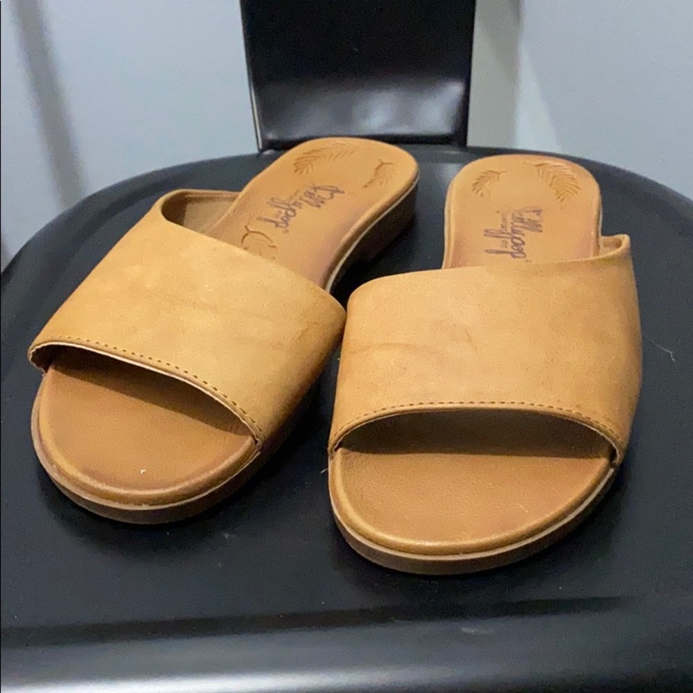 Slide sandals